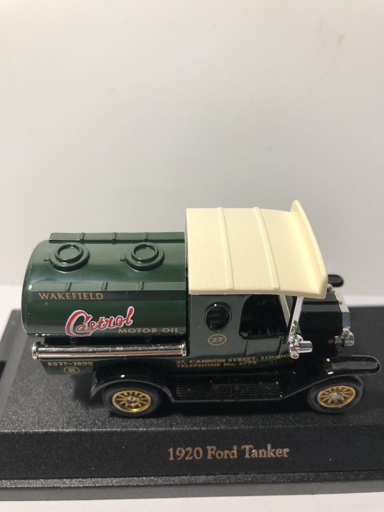 Miniatura de coleção Ford Tanker Castrol