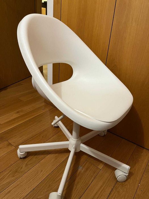 LOBERGET/ MALSKÄR Cadeira p/escritório, branco IKEA (Usada)
