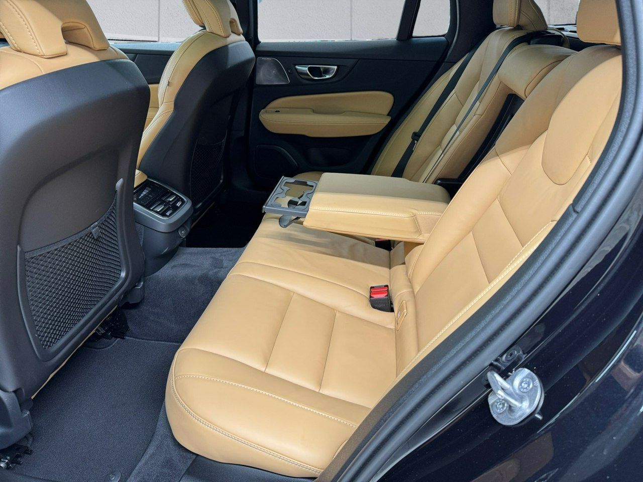 Volvo V60 Cross Country B5(B) Ultimate Bright AWD MY 2025