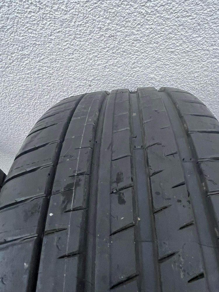 Michelin Pilot Sport 4S 225/40/19 93Y