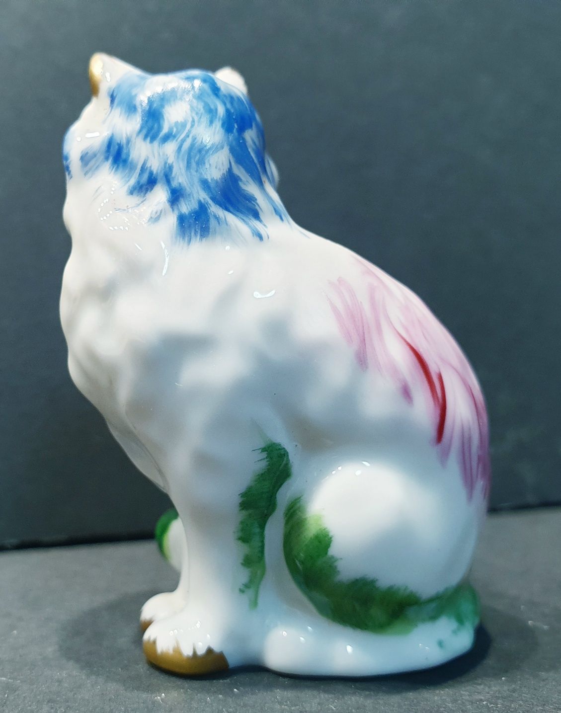 Lindo pequeno gato pintado à mão em porcelana Vista Alegre