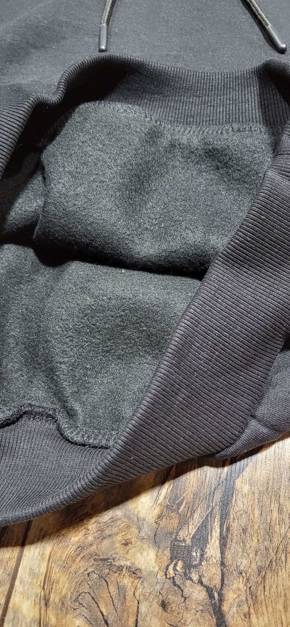Czarna bluza męska unisex mlodzieżowa ocieplana kaptur S