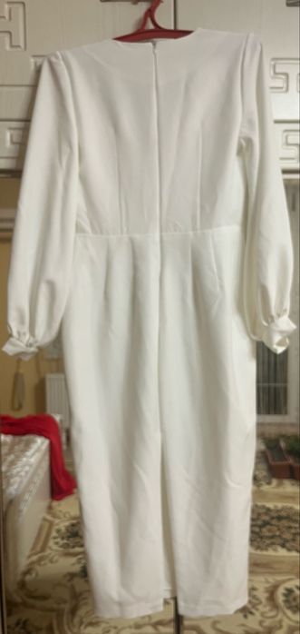 Сукня міді білого кольору ( весільна, вечірня) l-xl з обʼємними рукав