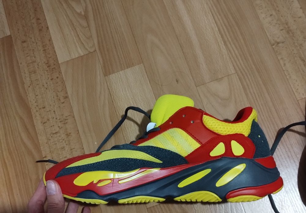 Продам кросівки, розмір 43