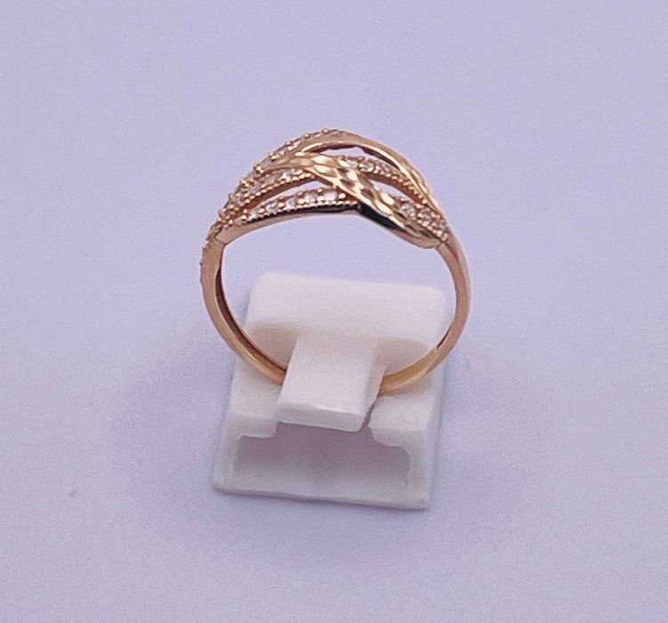 Золота каблучка, вага 1,93 грам  Арт 735