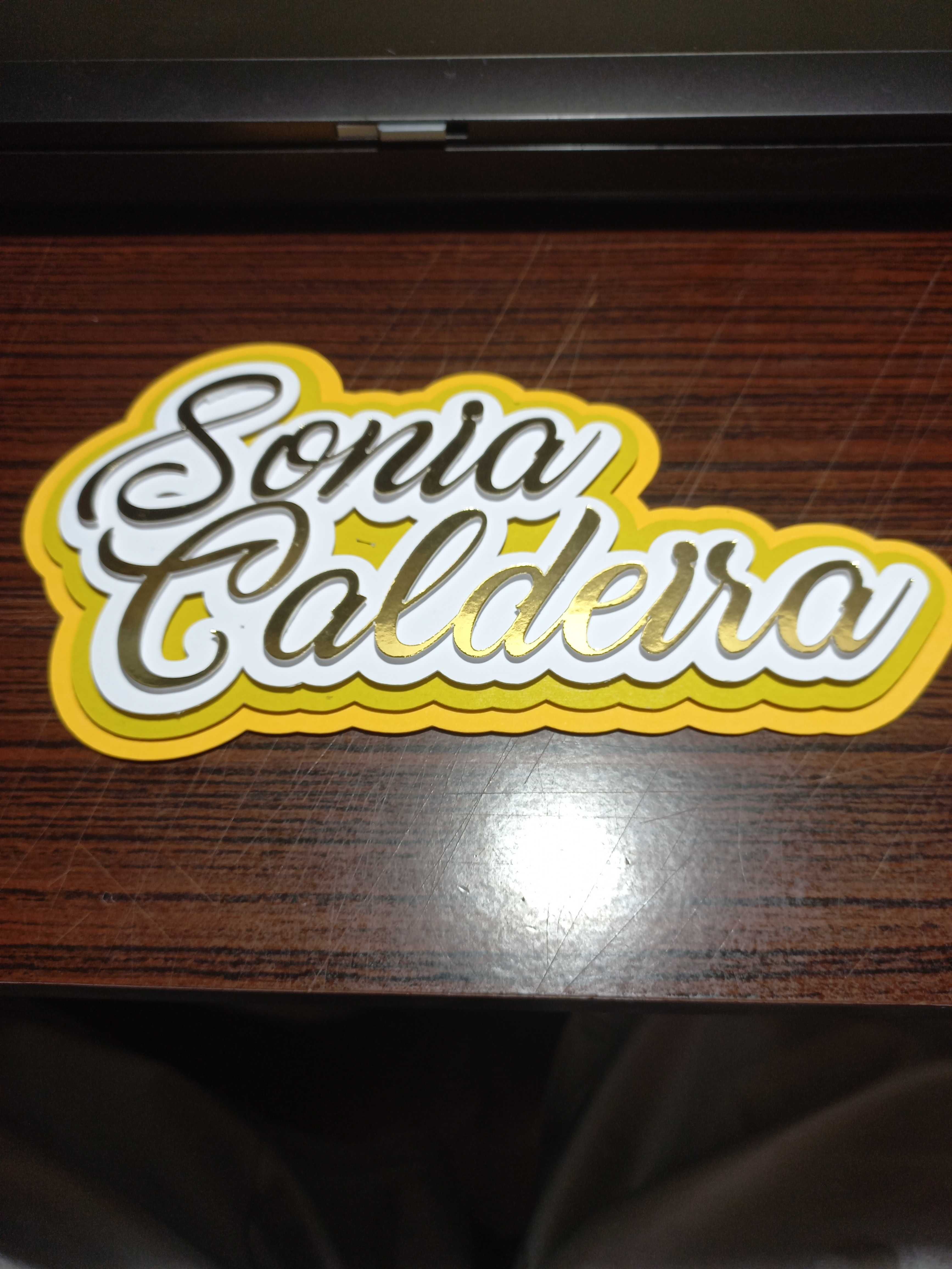 Faço topper/topo de bolo personalizado