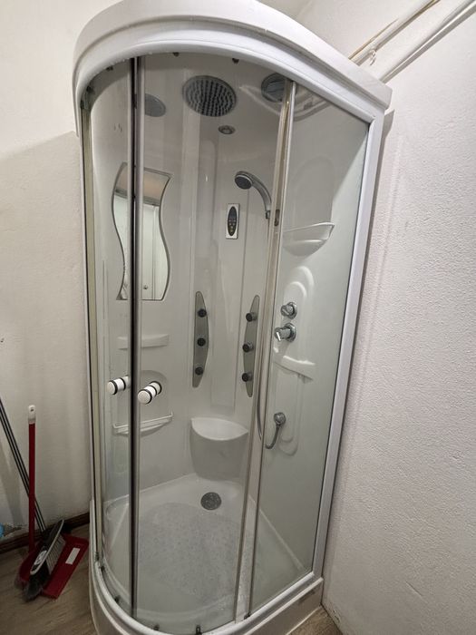 Quarto de Solteiro 2 minutos da estação Merces