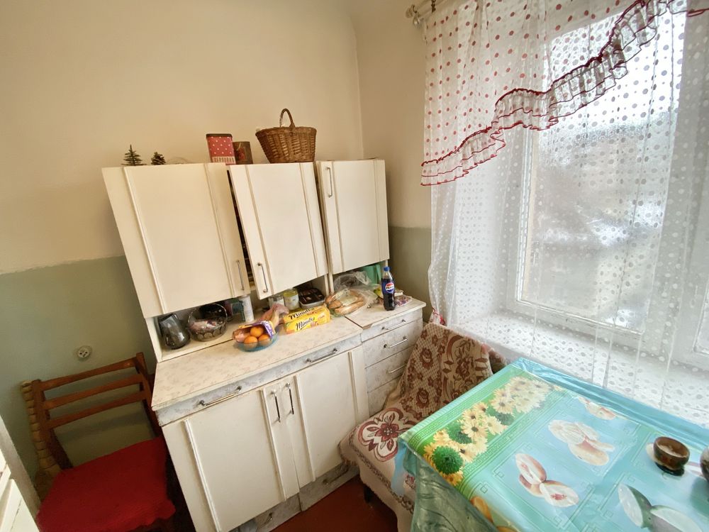 Продається 3 к. квартира. Вул. Коновальця. Матейки. Центр. Велмарт.