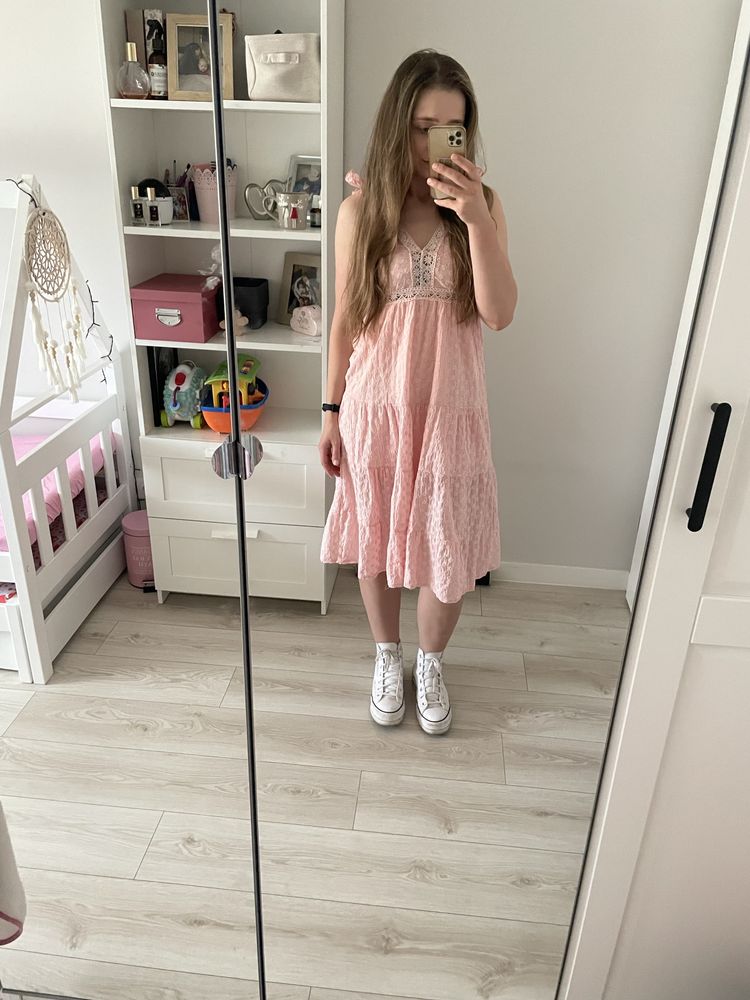 Letnia plazowa sukienka pudrowy roz jak nowa