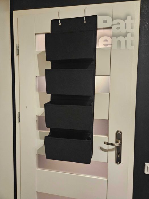 Wiszący organizer do powieszenia z 4 kieszeniami na drzwi czarny