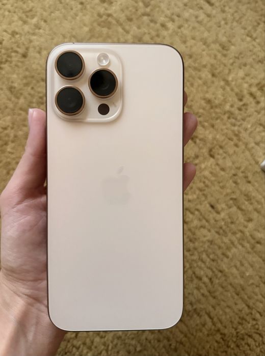 Продаю IPhone 16 pro max 256