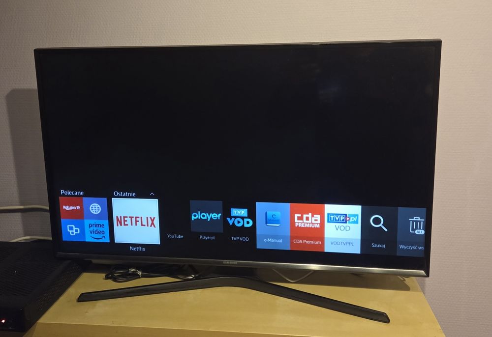 Telewizor Samsung 32 całe Smart