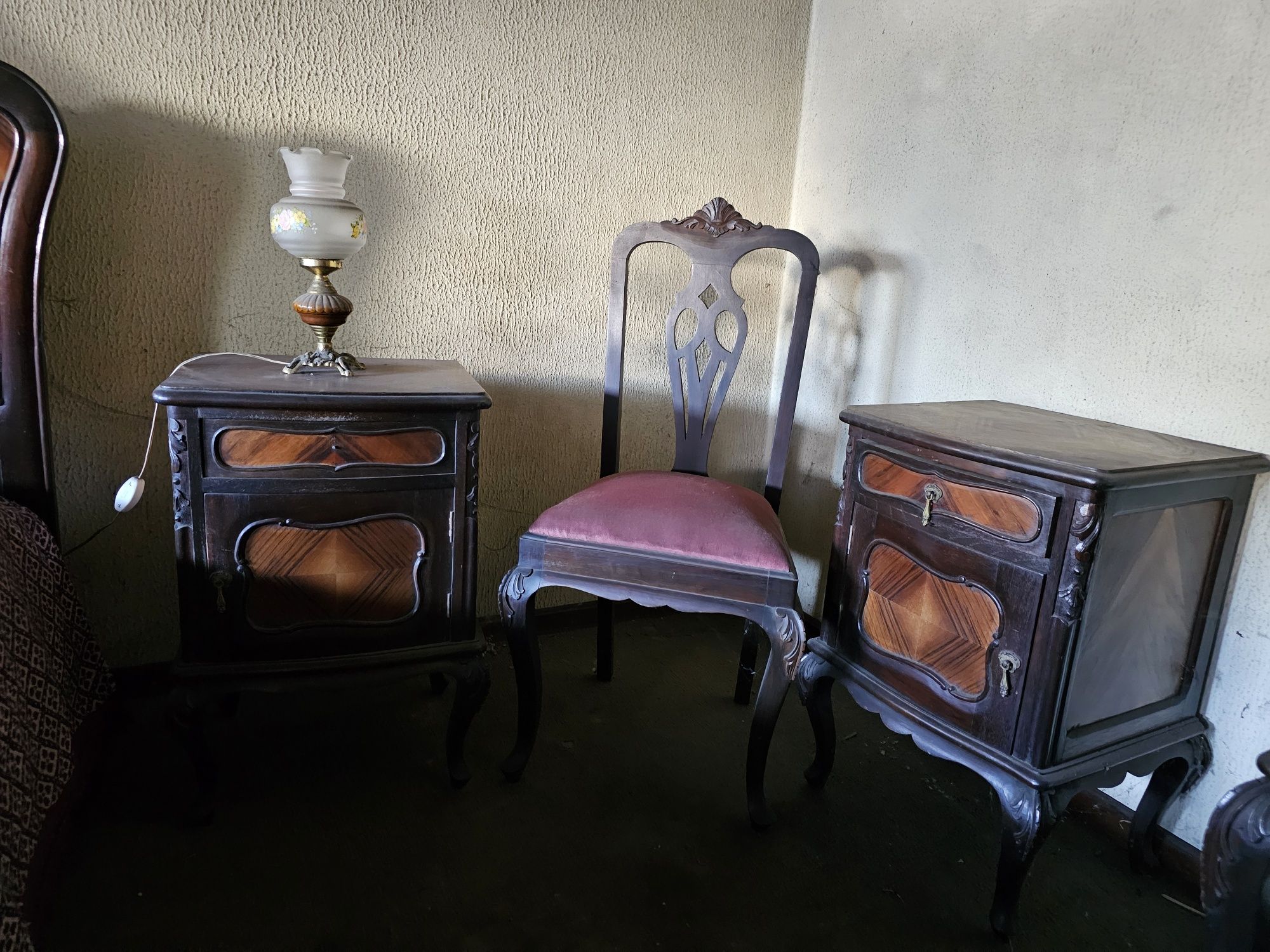 Moveis de quarto estilo século XVIII