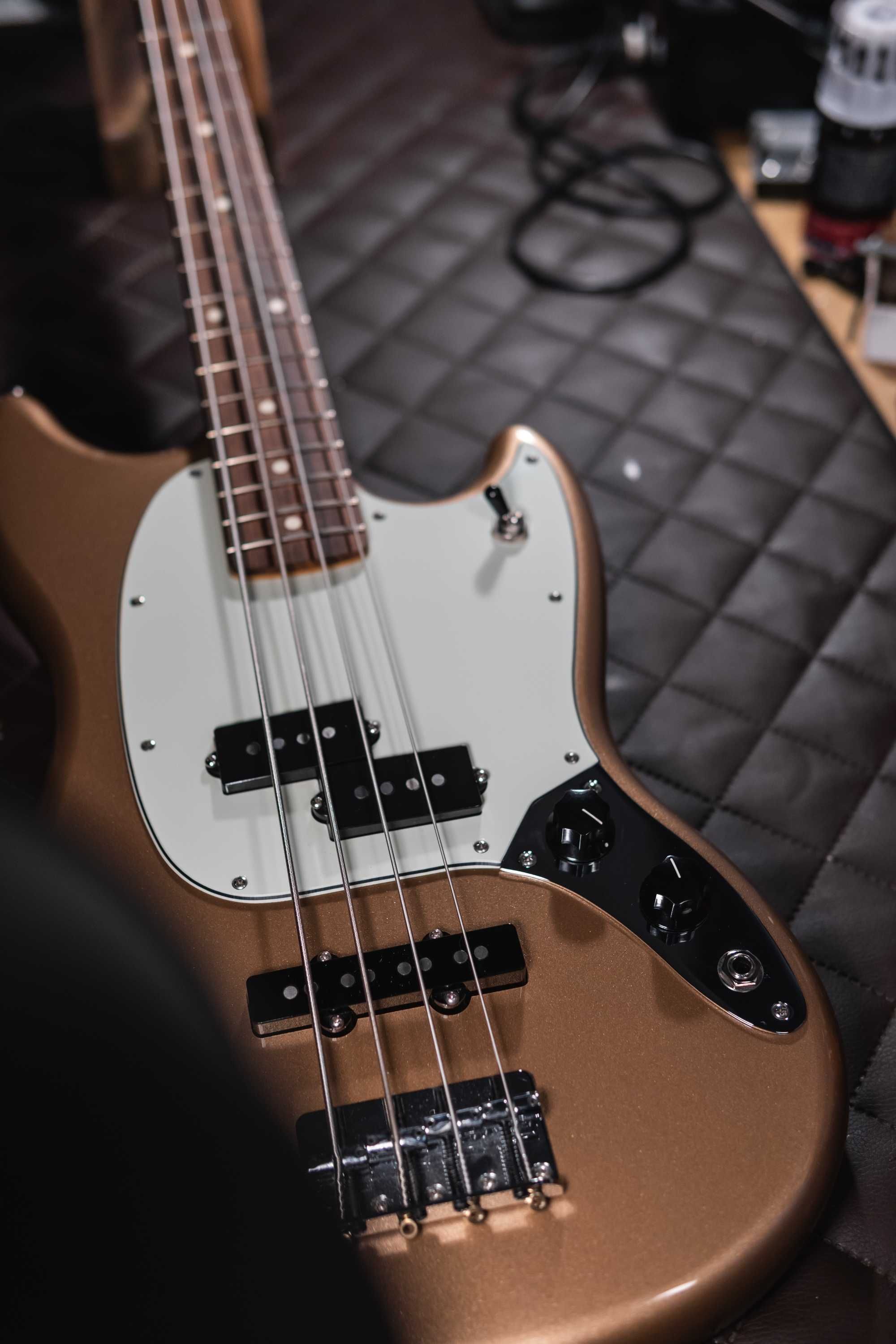 Fender Mustang Bass Firemist Gold (Player MiM)