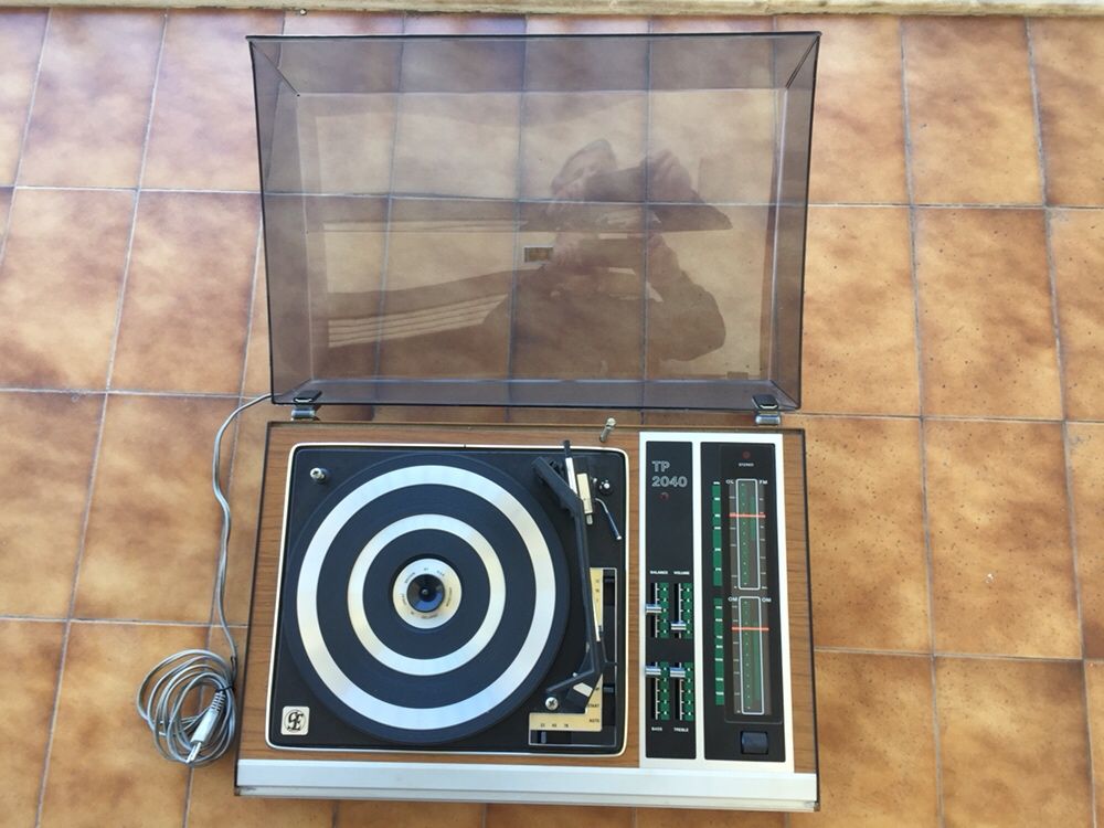 Giradiscos e rádio SE TP-2040