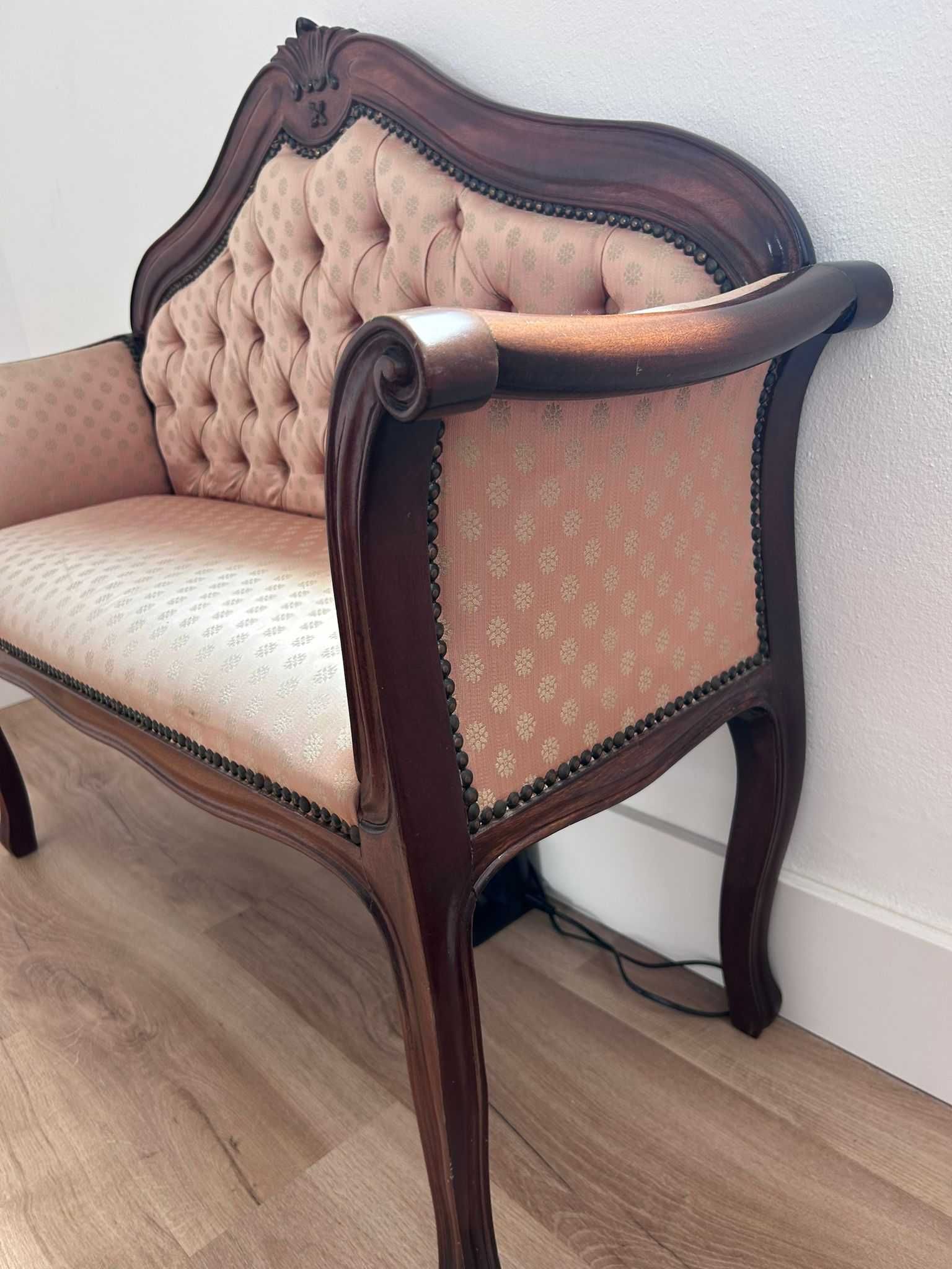 Sofá Vintage - Madeira & Tecido