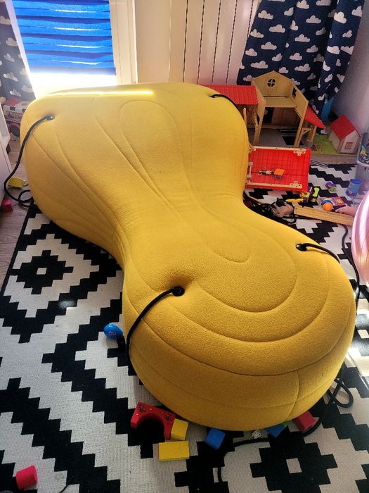 Zolta dwuosobowa sofa hustawka Noti bouli podwieszana