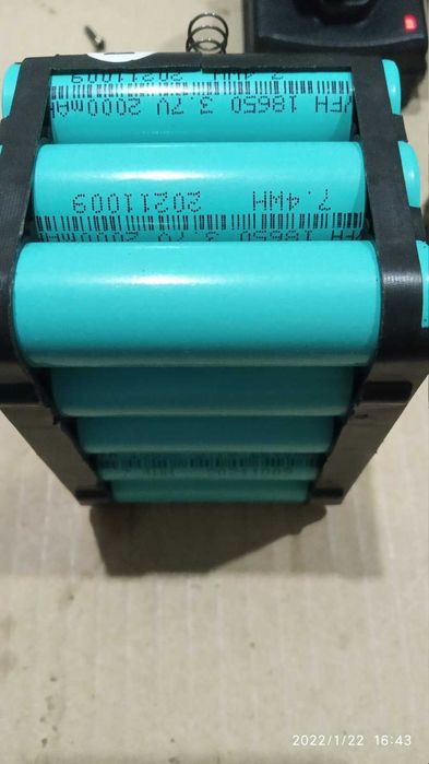 Літієва батарея 12В 21В на елементах 18650 21700