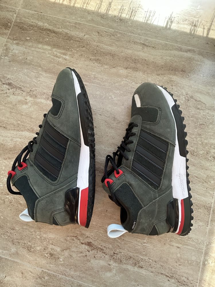 Sneakersy adidas ZX 700