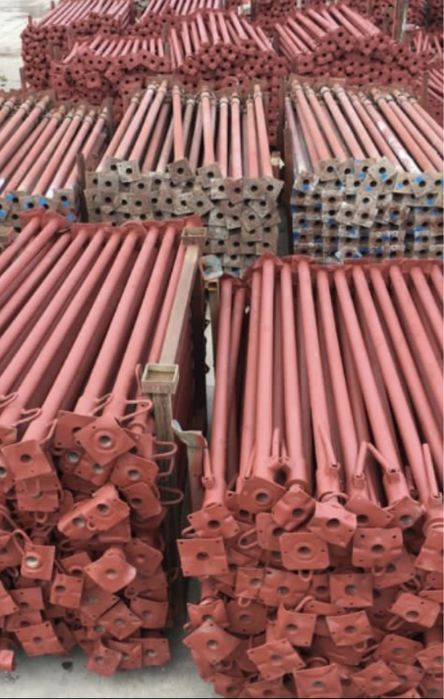 Stemple budowlane, dzwigary, głowice, trójnogi