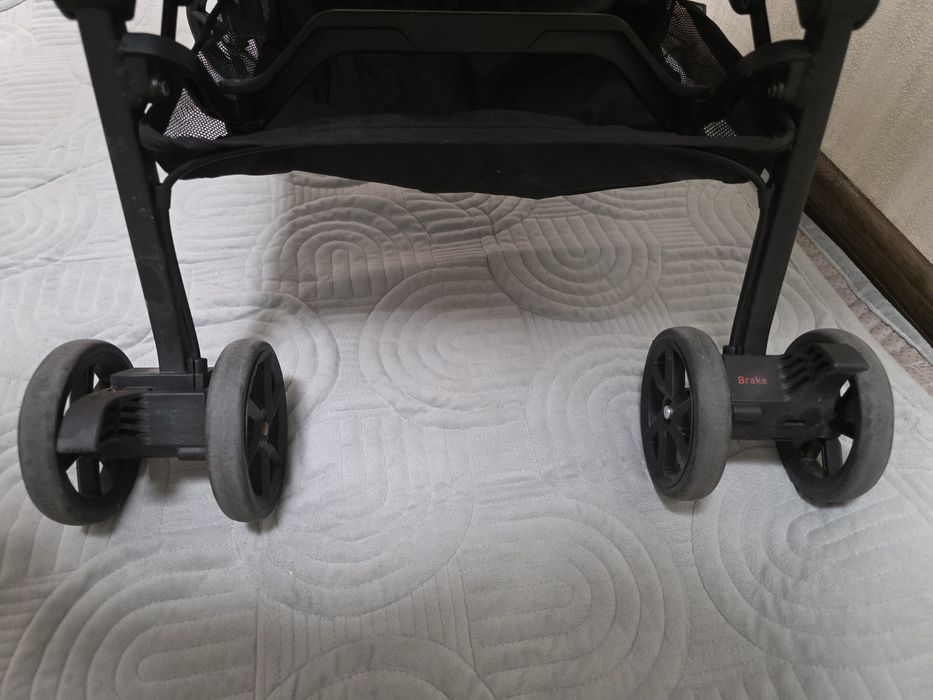 коляска для подорожі