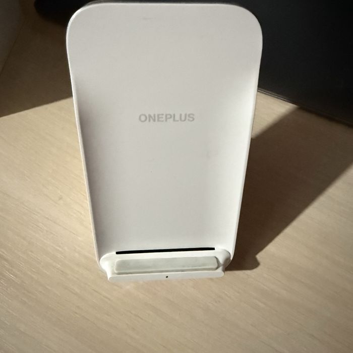 One plus warp charge 50 wireless charger
