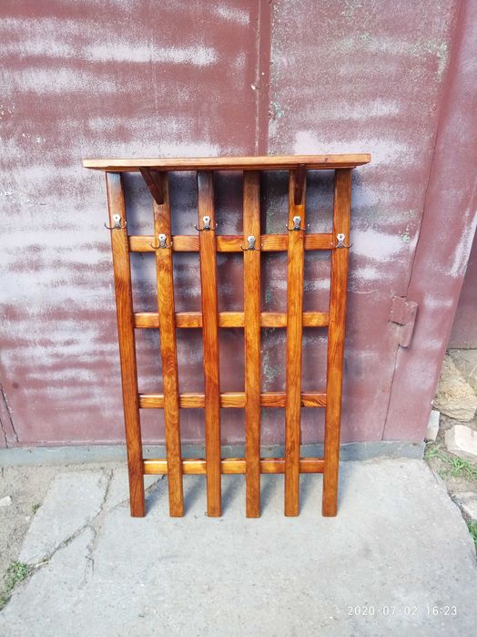 Продам деревянную вешалку