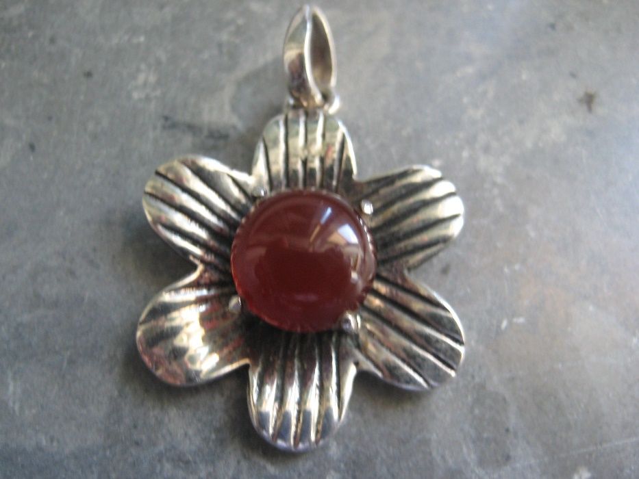 Pendente Flor prata contrastada+pedra semipreciosa(NOVO)