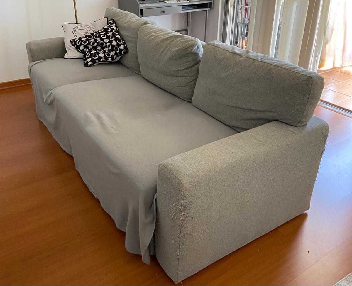 Vendo sofá cama . Transporte a cargo do comprador