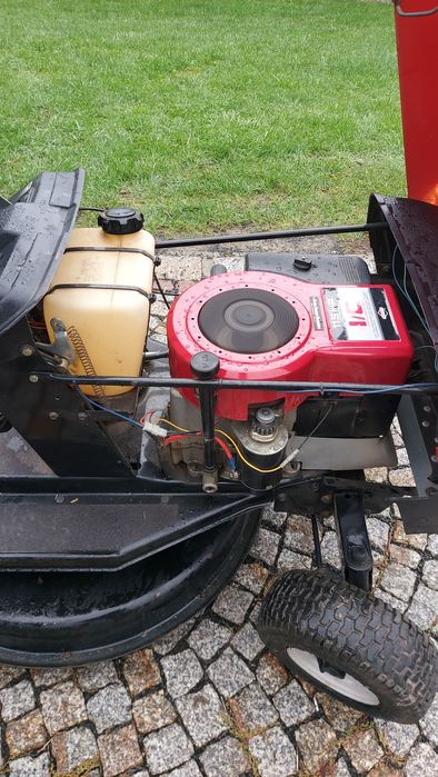 Kosiarka traktorek MTD