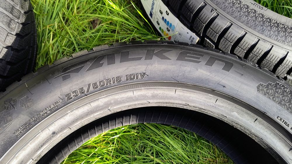 Opony Zimowe Falken Eurowinter HS 02 PRO 235/50 R18