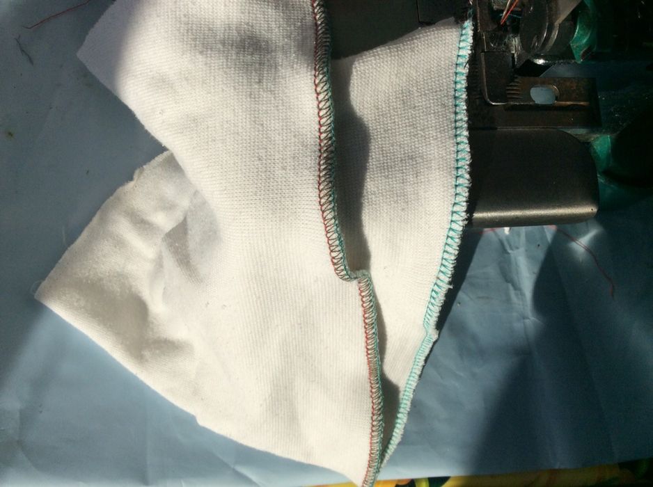 Оверлок-ізгой, зелене непорозуміння GN-1, але дивіться фото.