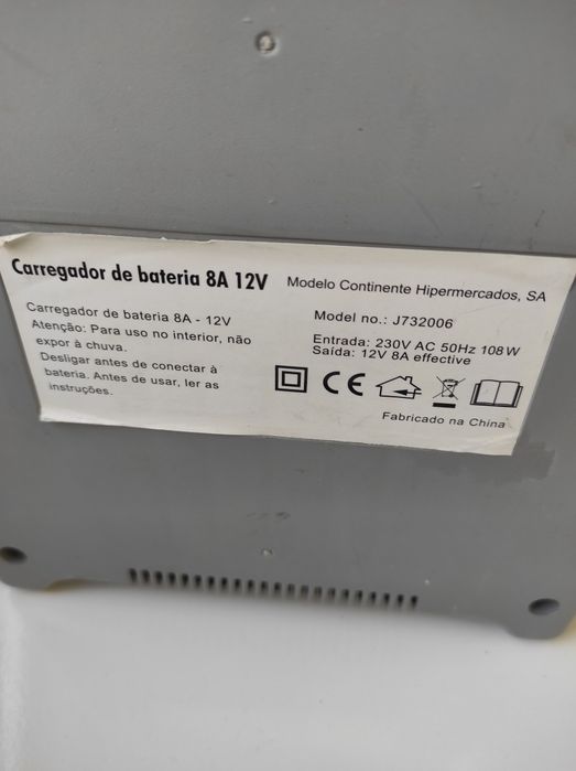 Carregador de baterias