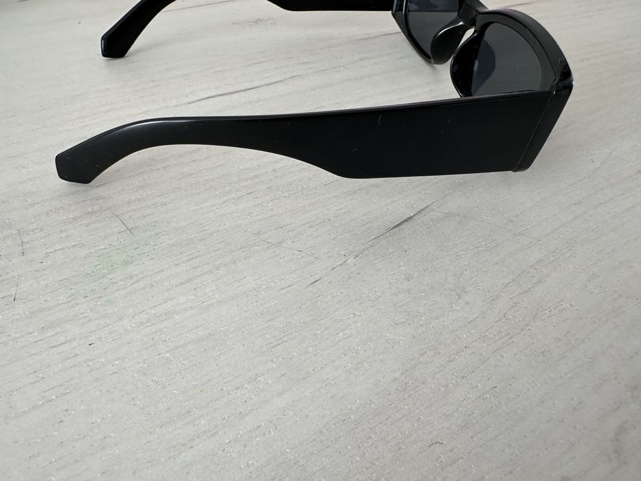 сонцезахисні окуляри з чохлом