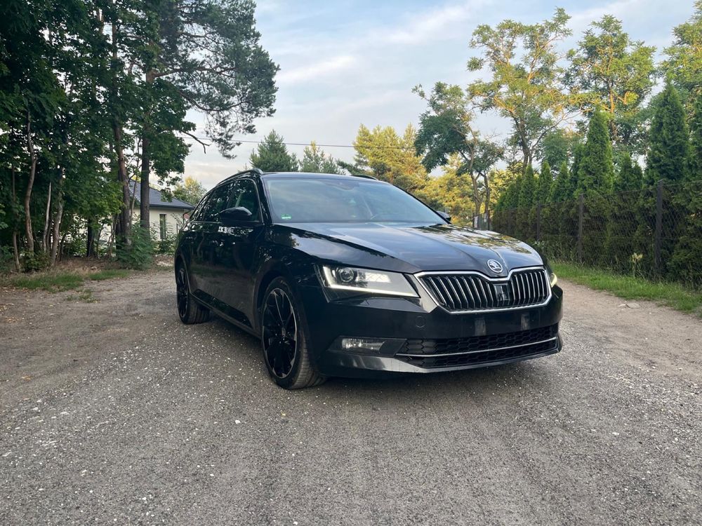 Polecam !! Superb 2.0 tdi ksenon  dsg 19 felgi