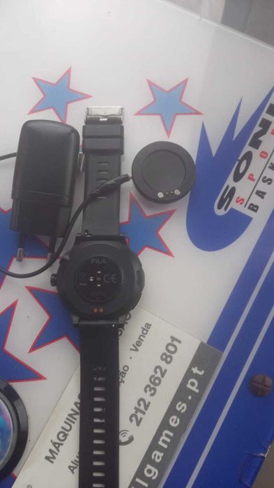 Smartwhatch Fila em óptimo estado com carregador
