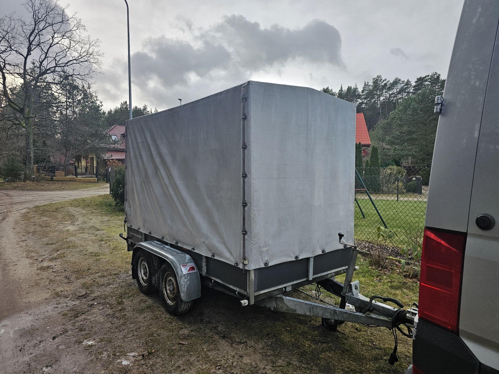 Przyczepa bagażowa z plandeką idealna