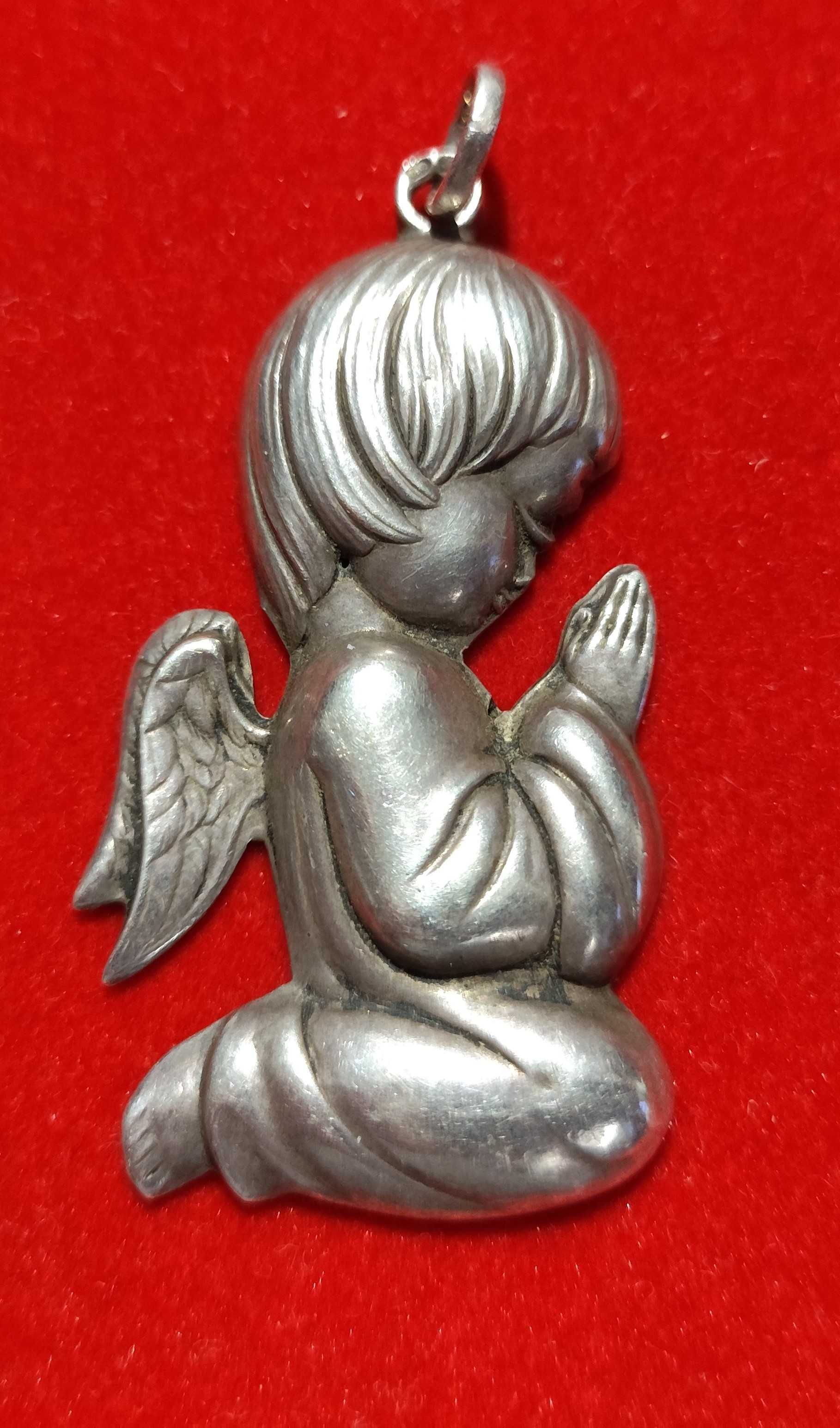 Pendente anjo a rezar em prata