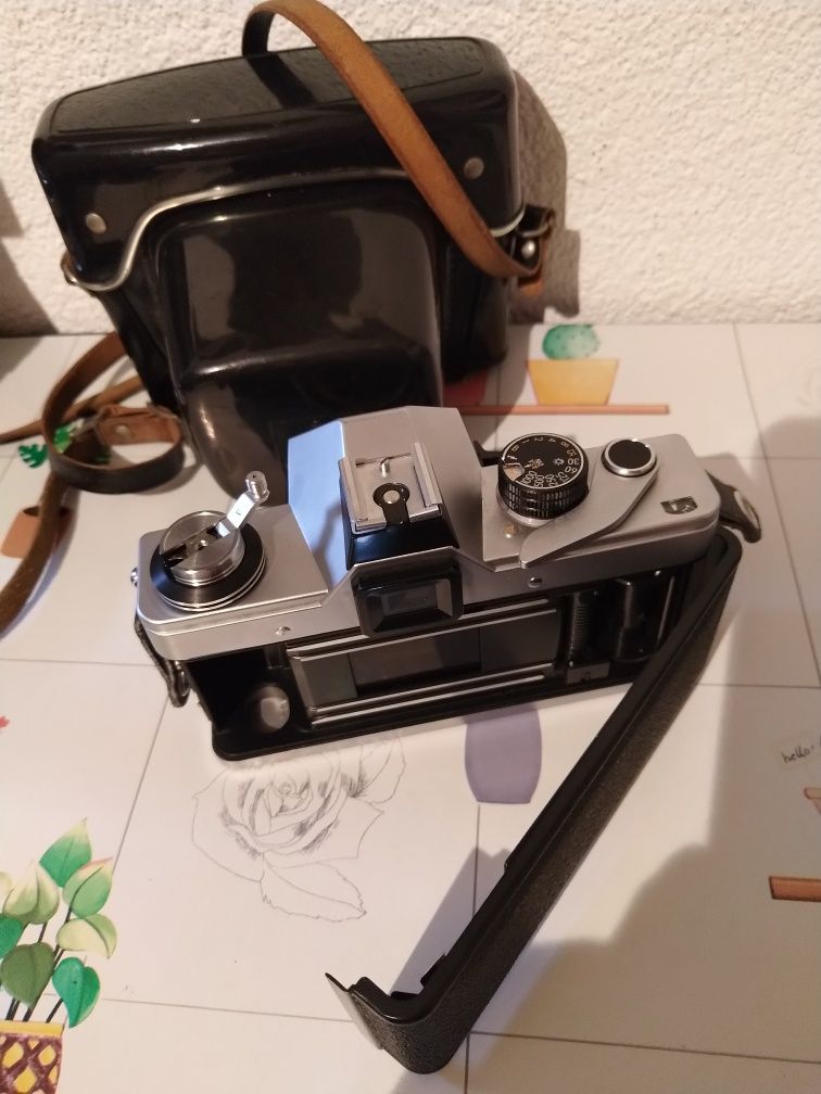 Aparat analogowy praktika na części