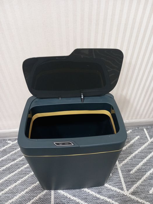 Сенсорне  відро для сміття
Сенсорне (безконтактне) вузьке індукційне в