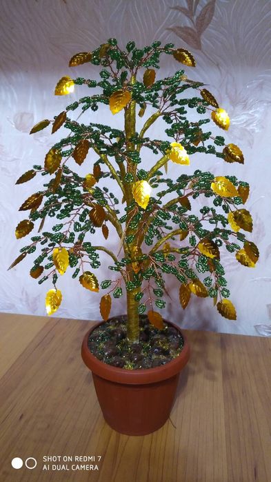 Дерева з бісера та паєток