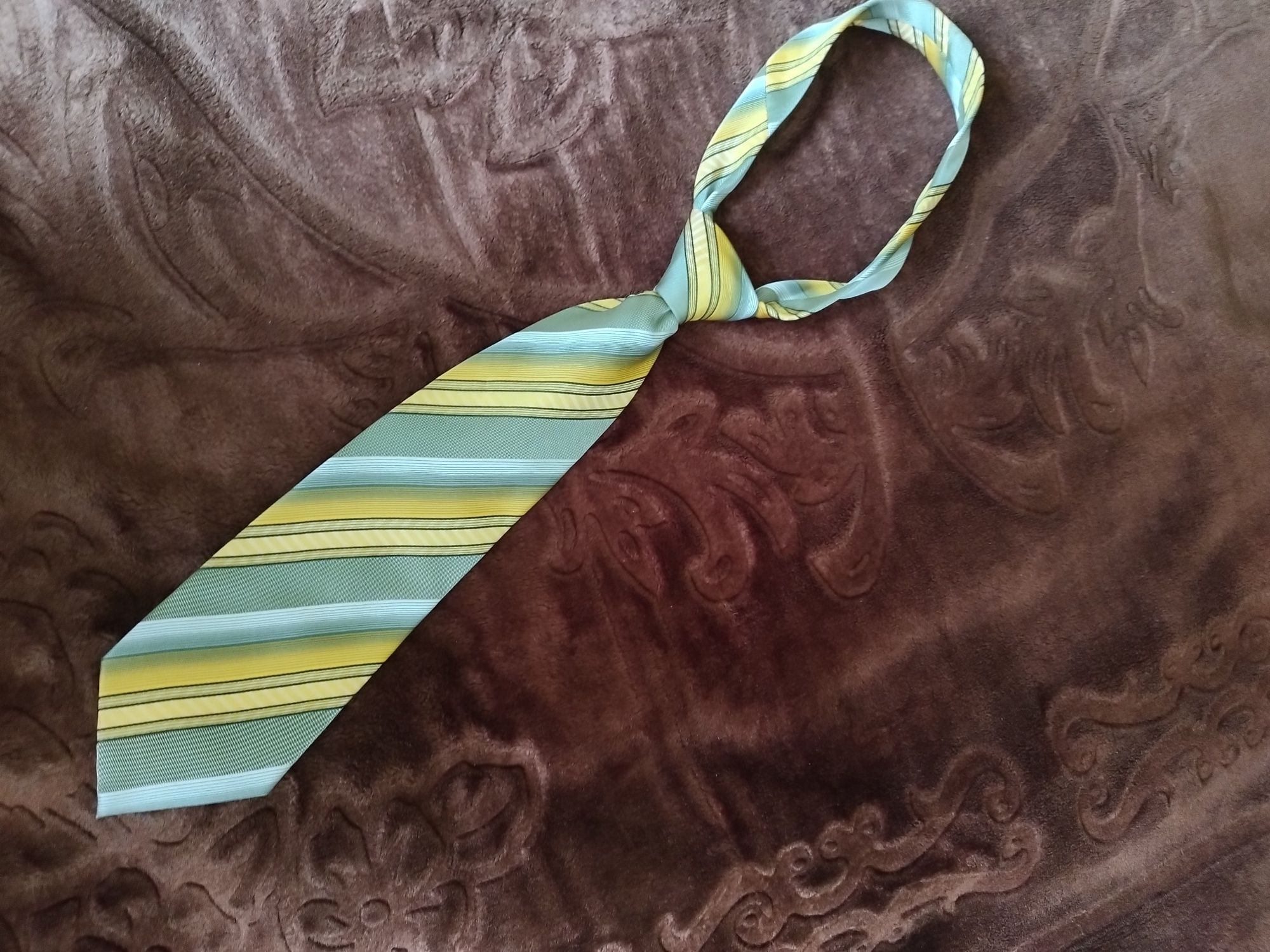 Krawat szaro żółty stan idealny