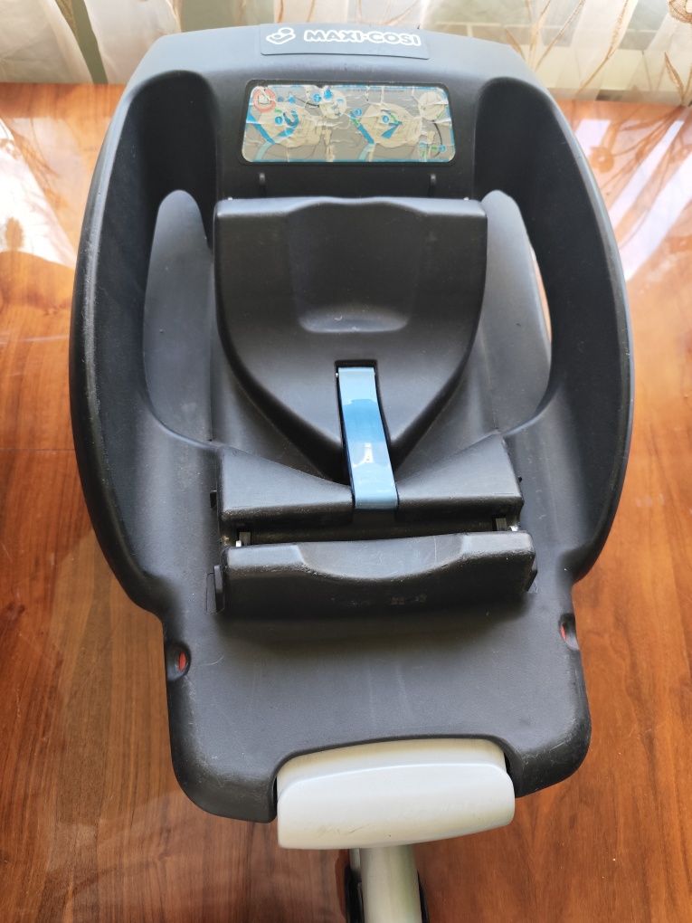 Fotelik Maxi Cosi z bazą ISOFIX