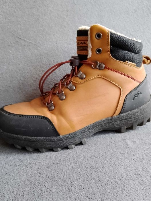 SPRANDI. Buty jesienno-zimowe.