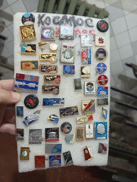 Продам значки Авиация оптом.