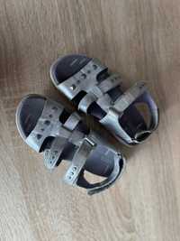 Ecco skórzane srebrne sandały dla dziewczynki 27