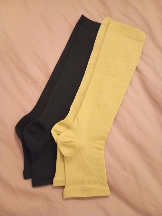 Vendo 2 pares de meias de compressão,NOVO