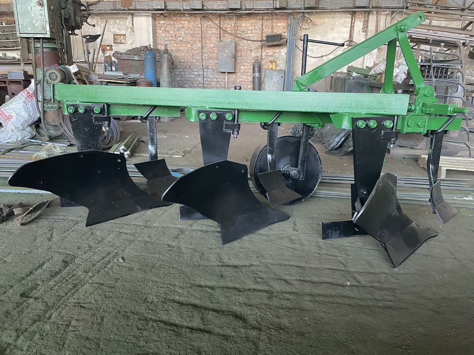 Плуг навісний ПЛН 3-35 з передплужником (подовжена плоска стійка)