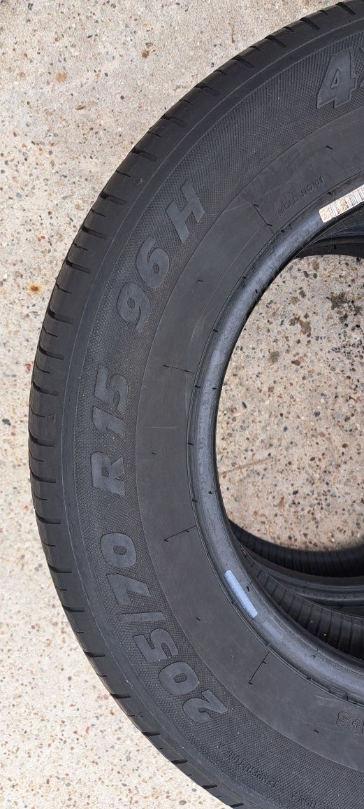 Opony 205/70 R15 stan bdb wzmacniana