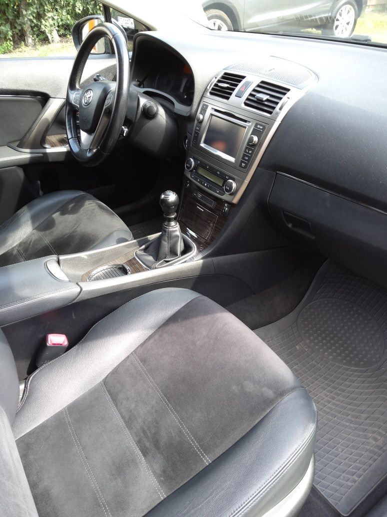 Toyota avensis w super stanie z salonu